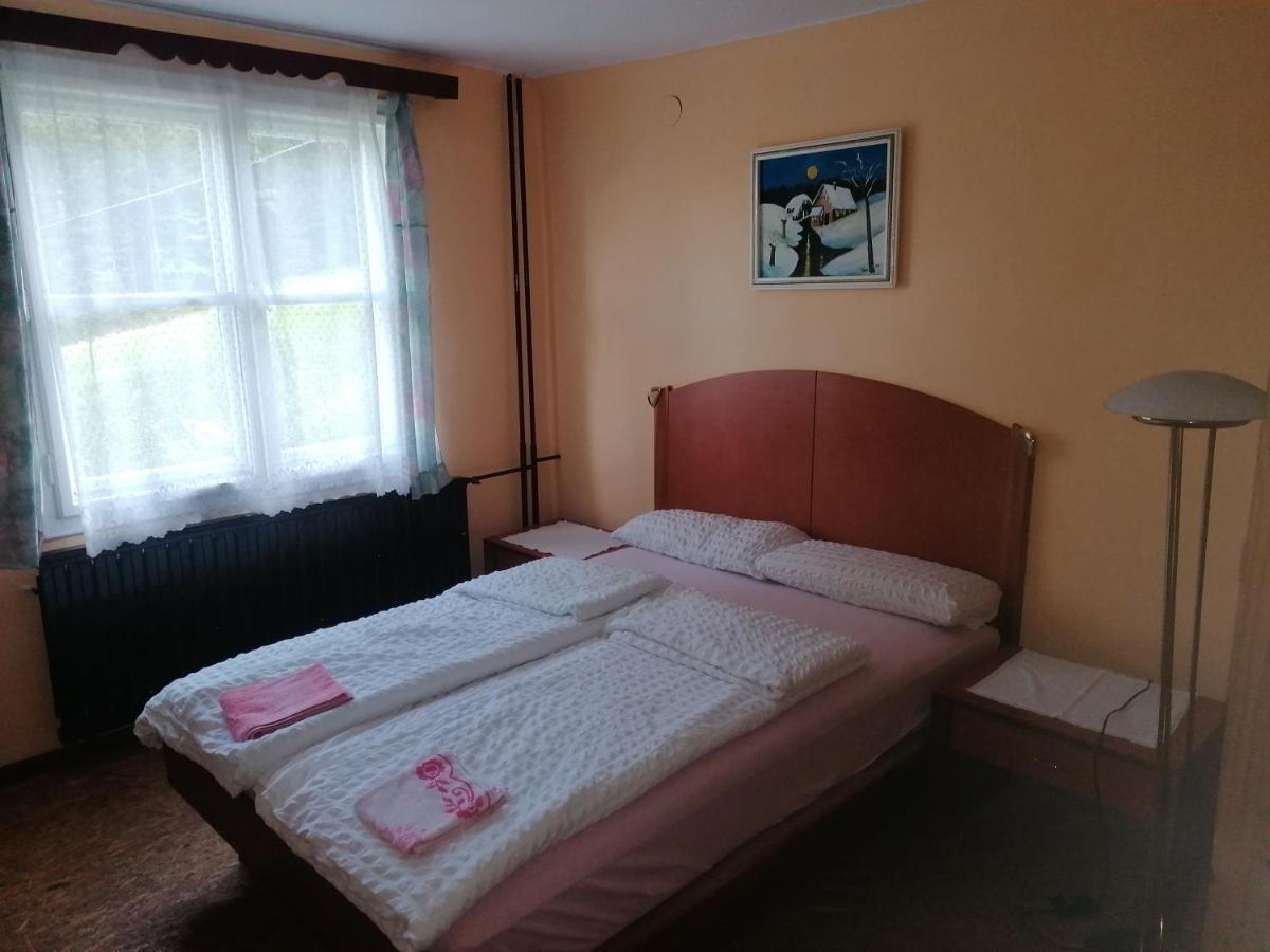 Kotlje Smucarska Koca Bed & Breakfast エクステリア 写真